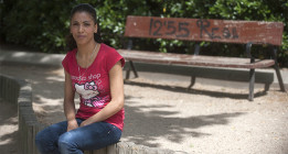 Sanidad niega la asistencia gratuita a una inmigrante con un bulto en el pecho