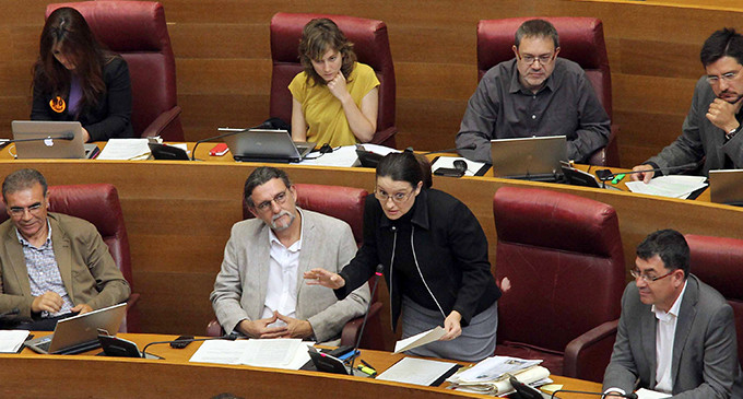 El TC vuelve a dar la razón a Mónica Oltra y tumba la negativa de Les Corts de admitir tres de sus proposiciones