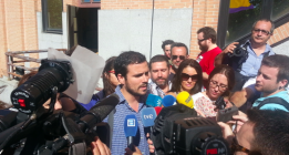 IU hace un llamamiento para formar un frente común de izquierdas