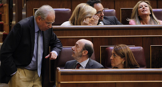 PP y PSOE aprueban en bloque la ley de abdicación del rey