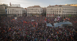 <em>Arriba, abajo, al centro y…</em>
