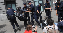 La Policía impide el Rodea el Congreso y amedrenta a la prensa
