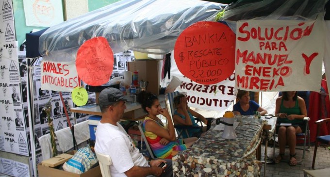 Acampadas en la calle presionan para lograr daciones en pago