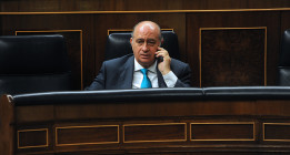 La Policía se persona en el diario ‘Público’ para pedir las grabaciones de Fernández Díaz