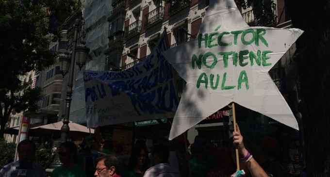 Concentración frente a la Consejería de Educación para pedir un aula de infantil