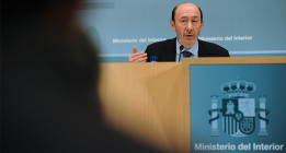 El oscuro legado de Rubalcaba en inmigración y asilo
