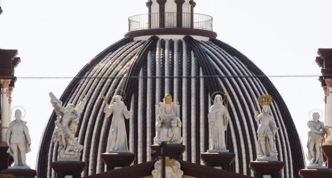 <em>Con la Iglesia hemos topado… aunque sea una secta</em>