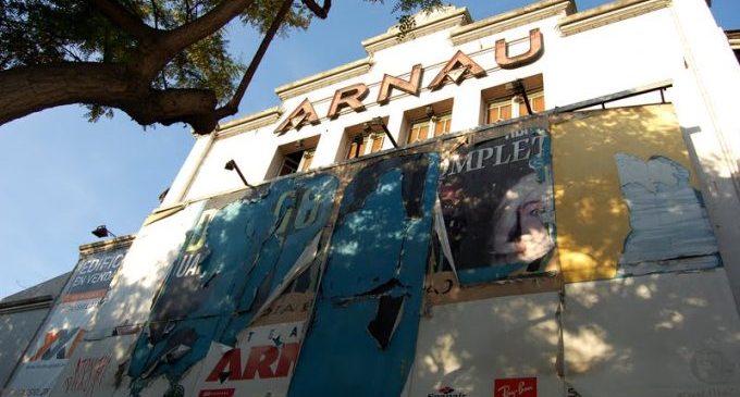 El Teatro Arnau, una década cerrado y en peligro de desaparecer