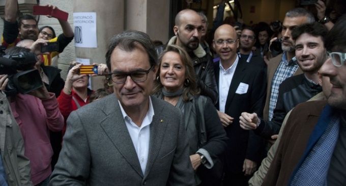 El Parlament se constituye hoy con la investidura de Mas aún en el aire
