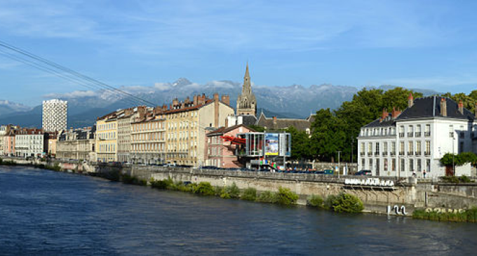 La ciudad de Grenoble sustituirá las vallas publicitarias por árboles