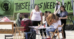 Un colectivo de madres se organiza en Londres contra la gentrificación