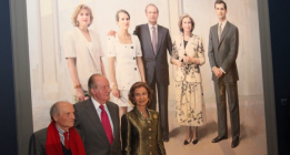 <em>Cómo mirar el retrato de la Familia Real</em>
