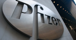 El Gobierno encarga el plan sobre la Hepatitis C a un doctor vinculado a la farmacéutica Pfizer