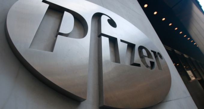 El Gobierno encarga el plan sobre la Hepatitis C a un doctor vinculado a la farmacéutica Pfizer
