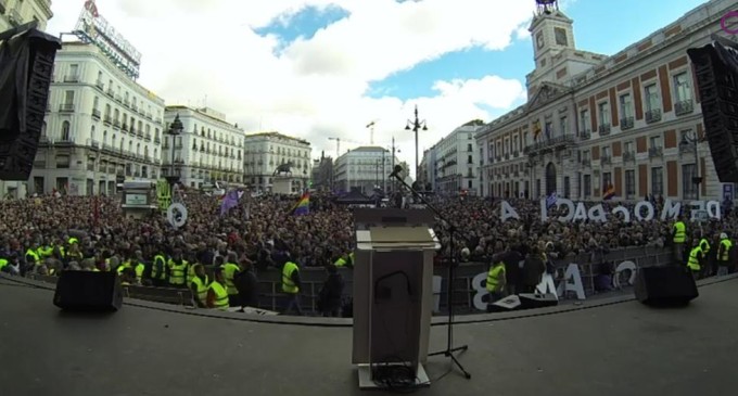 Podemos llena la Puerta del Sol al grito de “Sí se puede”
