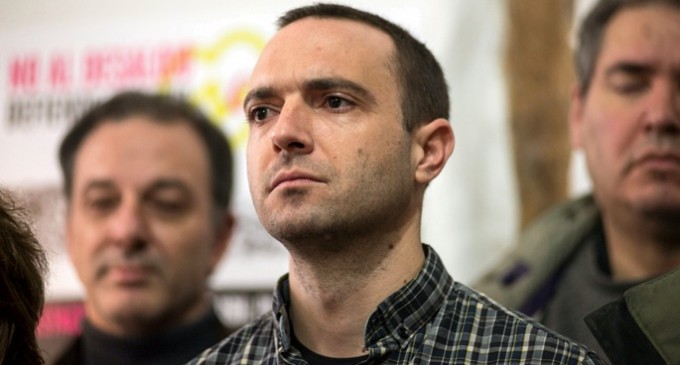 Luis Alegre frente a la izquierda