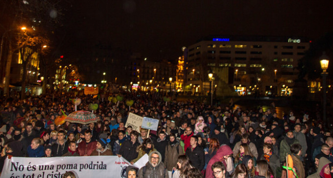 Miles de personas denuncian el “montaje” del 4-F