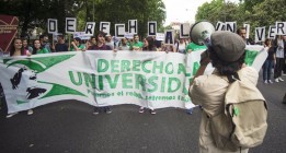 Más de 25.000 estudiantes votan en el referéndum ciudadano sobre el 3+2