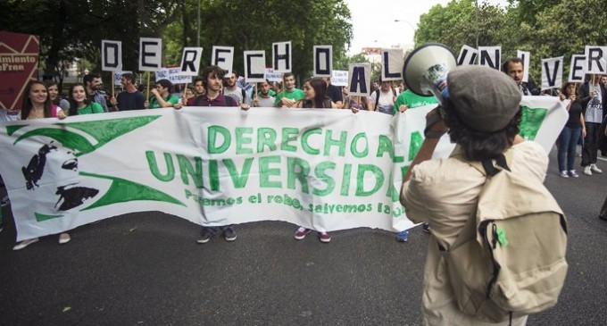 Más de 25.000 estudiantes votan en el referéndum ciudadano sobre el 3+2