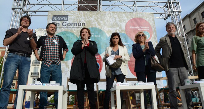 Ada Colau y Manuela Carmena llaman en Madrid a superar la democracia representativa