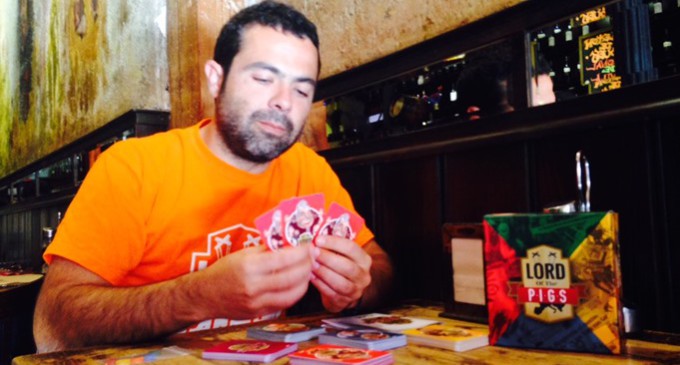 ‘Lord of the PIGS’, el juego de cartas que nació de la indignación
