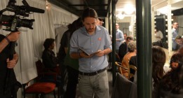 Iglesias llama personalmente a cuadros de IU y PSOE para integrarlos en su lista