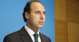 Privatización del agua: Viajes, balnearios de lujo y gastos falsos