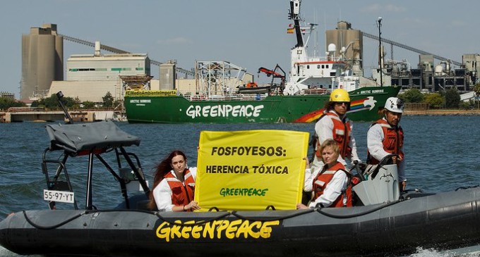 Greenpeace denuncia los vertidos de fosfoyesos de Huelva