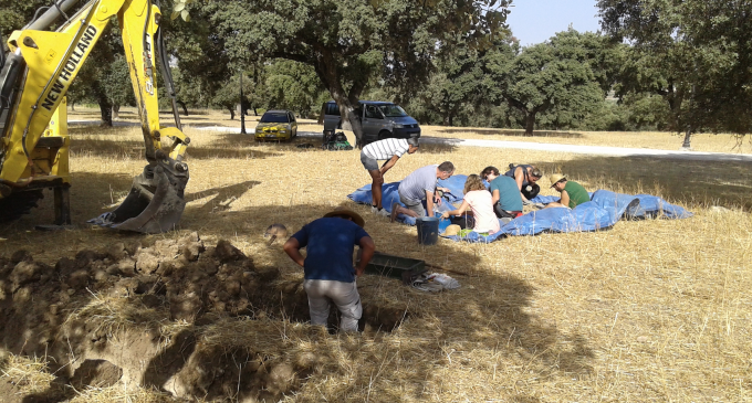 Encuentran los cuerpos de una familia en una fosa en Alcalá del Valle