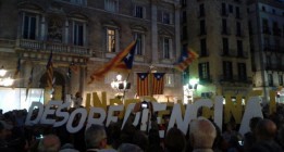 C’s, PSC y PP retrasan la aprobación de la resolución independentista