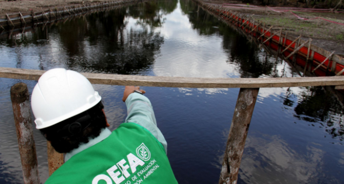 Los derrames de petróleo amenazan a las poblaciones indígenas en el Amazonas