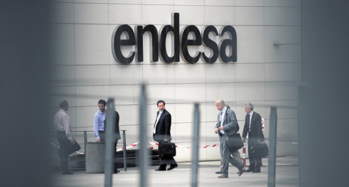 Andalucía multa con 400.000 euros a Endesa por fraude en el alquiler de contadores