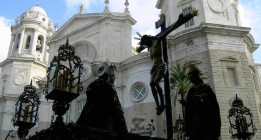 Sobre la ausencia de concejales en las procesiones