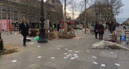 La policía desaloja sin incidentes a los indignados franceses