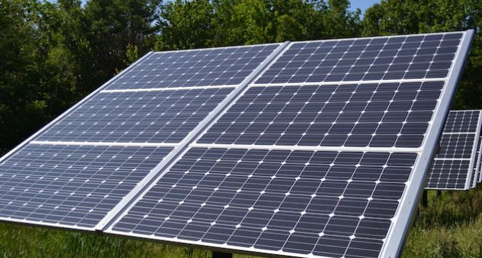 El “impuesto al sol” entra en vigor ante la incertidumbre de los autoconsumidores