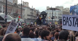 Miles de personas celebran en Sol el quinto aniversario del 15-M