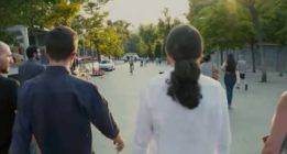 León de Aranoa filma el manual de instrucciones de Podemos