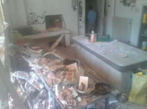 refugiados salónica demolición casa okupada