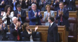 Mariano Rajoy es investido presidente gracias a un PSOE en descomposición