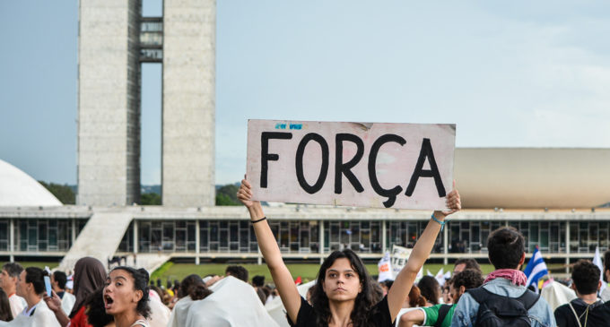 El gobierno no electo pone patas arriba a Brasil