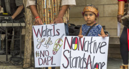 Tribu siux de Standing Rock a Trump: “Crear otro Flint no hará grande a EEUU otra vez”