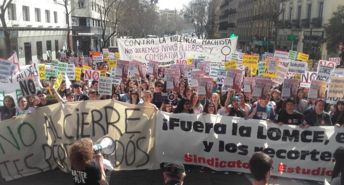 El sector educativo clama en la calle contra la LOMCE y los recortes