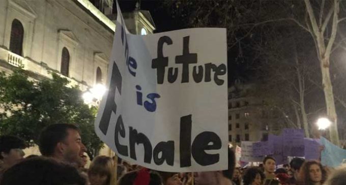 La huelga mundial de mujeres y el creciente movimiento contra Donald Trump