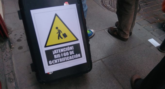 Varios colectivos vecinales salen a la calle con el lema ‘Madrid no se vende’