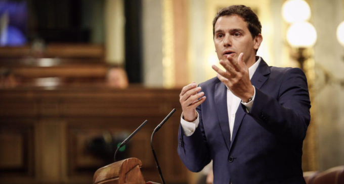 Albert Rivera ejerce de portavoz de Rajoy ante Pablo Iglesias