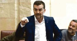 Antonio Maíllo: “Amamos con menos hipocresía, pero queda ‘plumofobia'”