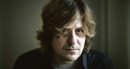 Nacho Vegas: “Menos mal que aún no existe el Ministerio del Amor”