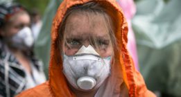 Más de 6.000 activistas por el clima bloquean las mayores minas de carbón de Alemania