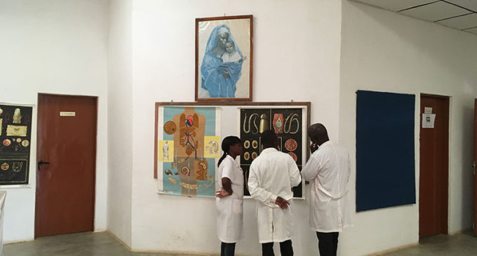 El milagro de hacer medicina en un pueblo de Angola