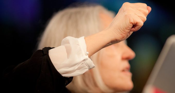 Saskia Sassen: “¿De verdad necesito una multinacional para tomar un café en mi barrio?”